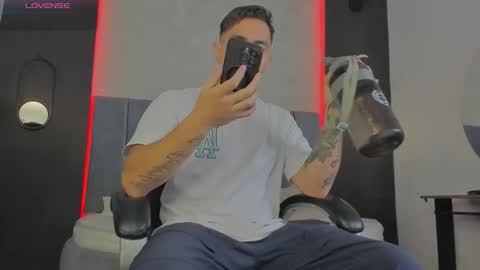 Snapshot of liam_walk chatting on 25, 3, 2026 Liam online show from 25, 3, 2026