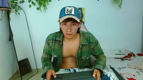 Snapshot of liam_xul chatting on 8, 10, 2025 liamxul online show from 8, 10, 2025