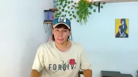 Snapshot of liam_xul chatting on 19, 10, 2025 liamxul online show from 19, 10, 2025