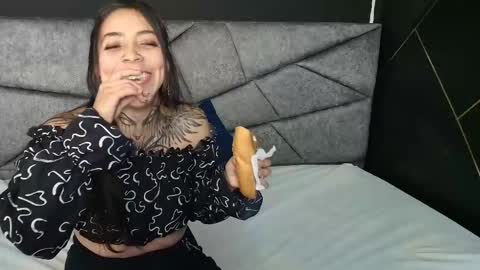 Snapshot of liamonroee_ chatting on 29, 10, 2025 L I A M O N R O E online show from 29, 10, 2025