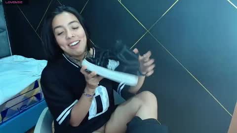 Snapshot of liamonroee_ chatting on 11, 11, 2025 L I A M O N R O E online show from 11, 11, 2025