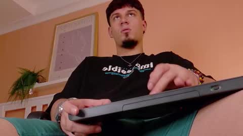 Liam Thunder online show from 11, 10, 2025