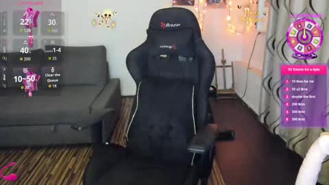 LiaQuinn online show from 20, 11, 2025