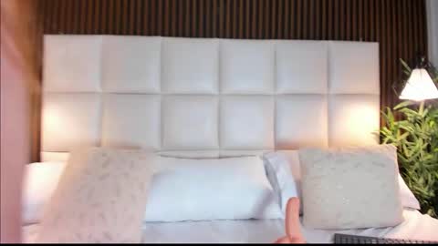  LIA TINK  online show from 22, 11, 2025