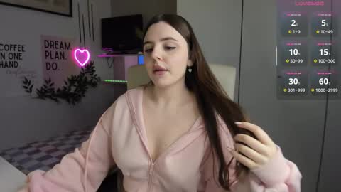 Snapshot of liawoow chatting on 6, 10, 2025 Lia online show from 6, 10, 2025