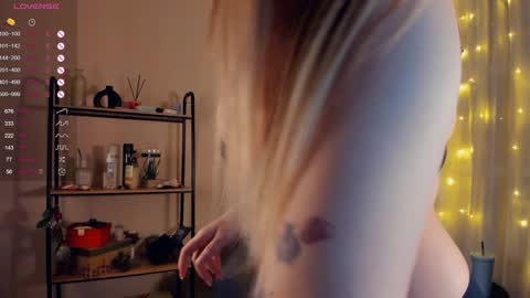 Elena online show from 5, 1, 2025