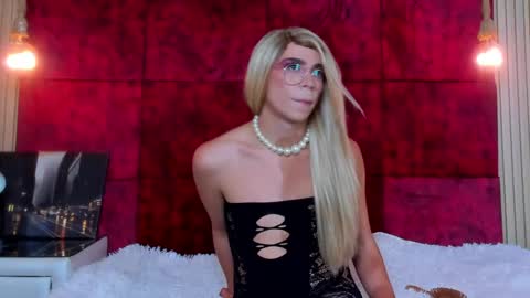 Snapshot of liiacollins chatting on 8, 10, 2025 liiacollins online show from 8, 10, 2025