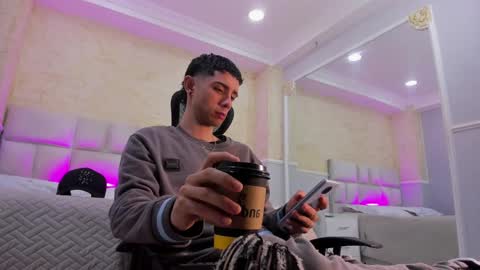 L I I A M online show from 12, 2, 2025