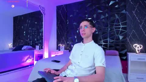 L I I A M online show from 12, 9, 2025