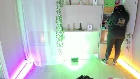         online show from 21, 11, 2025