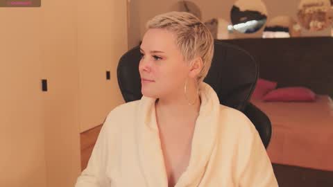 likaaberry online show from 25, 11, 2025