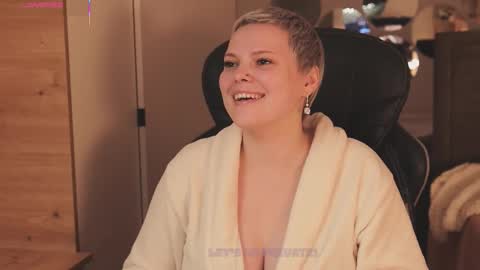 likaaberry online show from 5, 12, 2025