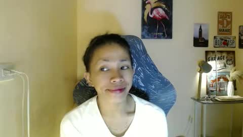 Snapshot of likliklicklengleng chatting on 11, 11, 2025 Leng online show from 11, 11, 2025