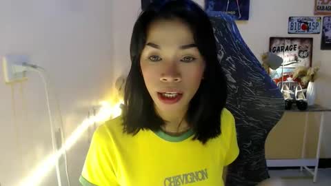 Snapshot of likliklicklengleng chatting on 1, 12, 2025 Leng online show from 1, 12, 2025