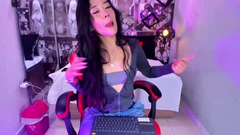Lili Cey online show from 11, 9, 2025