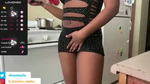 Snapshot of lil_momma422 chatting on 30, 1, 2025 MOMMA LUV online show from 30, 1, 2025