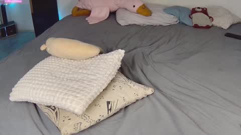 Snapshot of lil_nessa chatting on 24, 2, 2025 Nessa Greyrat   if u like me tip 25 tk and put  online show from 24, 2, 2025