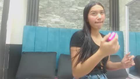 lil_rose2006 online show from 10, 11, 2025