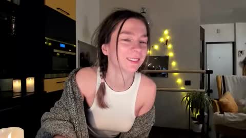 Snapshot of lil_uff chatting on 8, 2, 2026 aka princessmaya online show from 8, 2, 2026