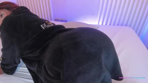 Snapshot of lila_cohen chatting on 8, 11, 2025 L I L A online show from 8, 11, 2025