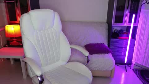 Snapshot of lila_wray chatting on 25, 10, 2025 Lila online show from 25, 10, 2025