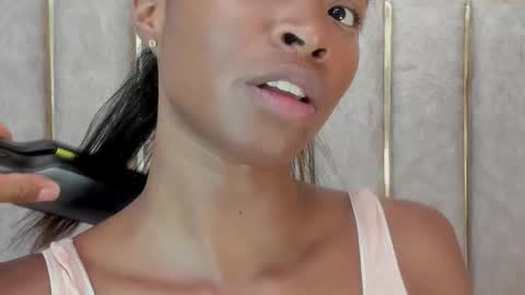 Snapshot of lilabeily chatting on 17, 12, 2025 lila bailey online show from 17, 12, 2025