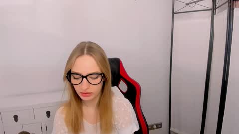 Snapshot of liladesire chatting on 11, 2, 2025 LiliaDesire online show from 11, 2, 2025