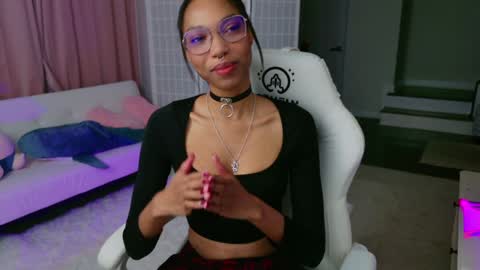 evie online show from 6, 1, 2025