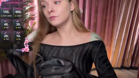 Snapshot of lili_01 chatting on 8, 11, 2025 Lili online show from 8, 11, 2025