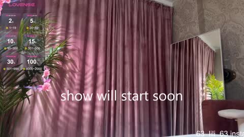 Snapshot of lili_01 chatting on 16, 11, 2025 Lili online show from 16, 11, 2025