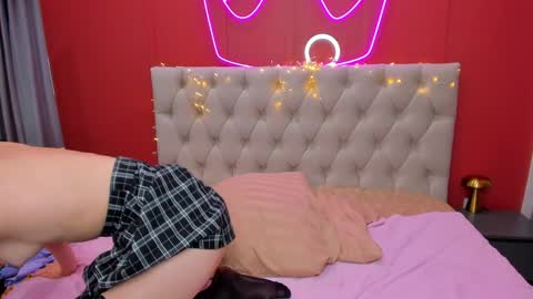 Lilli  follow me kiss online show from 2, 12, 2024