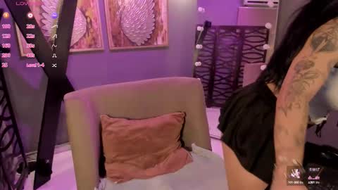 holis soy lily chang no olvides el pulgar arriba es muy importante para mi 3 independent model online show from 12, 9, 2025