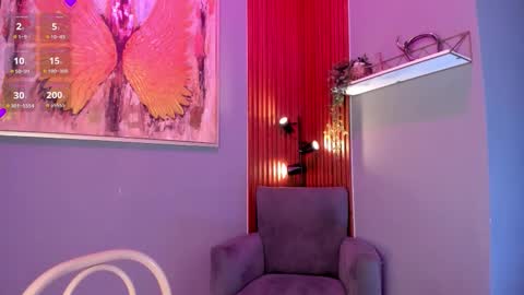 holis soy lily chang no olvides el pulgar arriba es muy importante para mi 3 independent model online show from 15, 11, 2025