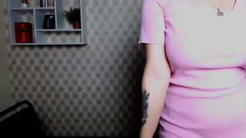 Snapshot of lilianalips chatting on 15, 11, 2025 Liliana online show from 15, 11, 2025