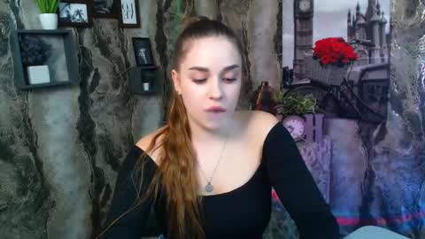 Snapshot of lilianalips chatting on 18, 11, 2025 Liliana online show from 18, 11, 2025