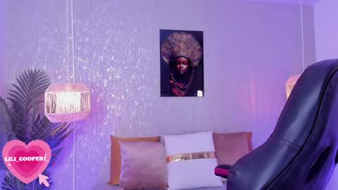 Lili Cooper online show from 4, 1, 2025