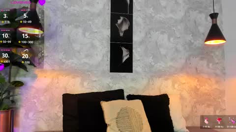 Lili Cooper online show from 13, 9, 2025