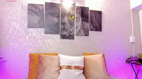 Lili Cooper online show from 12, 11, 2025