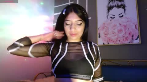 Simone 3 online show from 6, 10, 2025