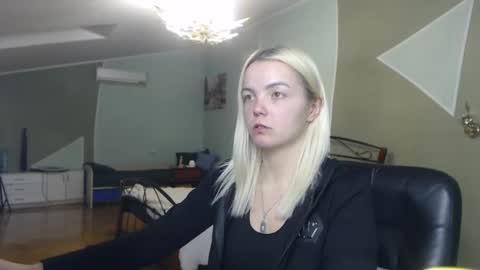 Lilie online show from 8, 3, 2025