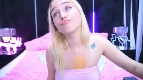 lilielfie online show from 10, 10, 2025