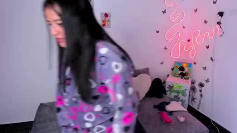 Lilie  online show from 3, 2, 2026