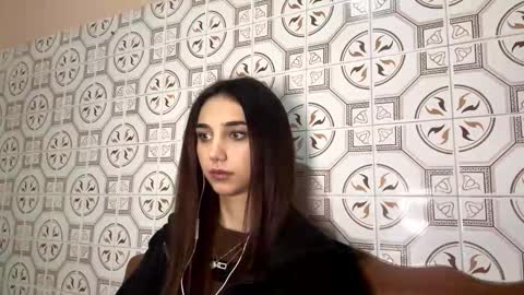 Snapshot of lilihalvorsen chatting on 12, 11, 2025 Lina online show from 12, 11, 2025