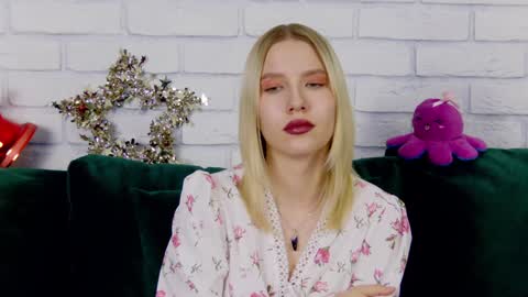 LiliLinn online show from 27, 12, 2024