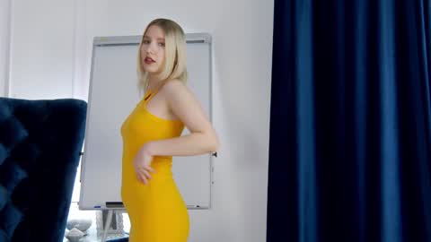 LiliLinn online show from 28, 12, 2024