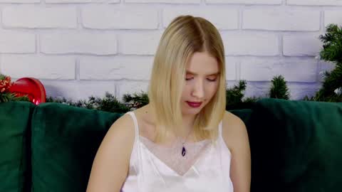 LiliLinn online show from 15, 1, 2025