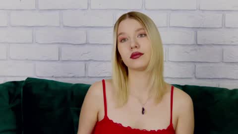 LiliLinn online show from 20, 1, 2025