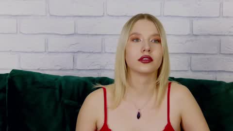 LiliLinn online show from 20, 1, 2025