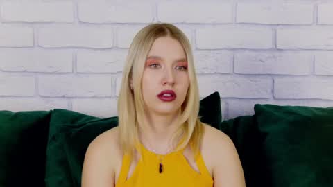 LiliLinn online show from 21, 1, 2025