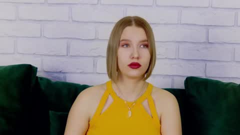 LiliLinn online show from 3, 2, 2025